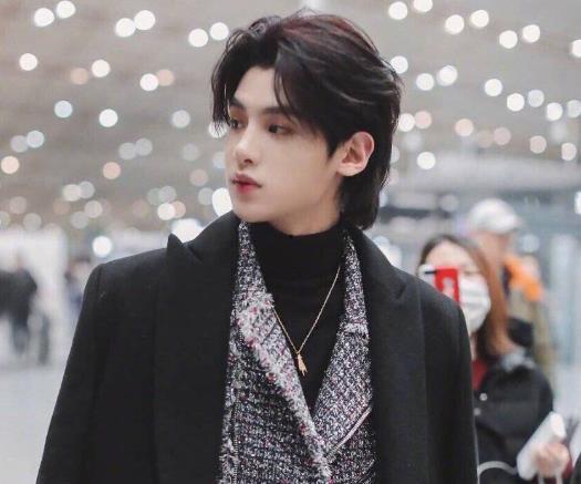 扒爷爆料黄明昊视频大全,黄明昊视频大全背后的故事与真相